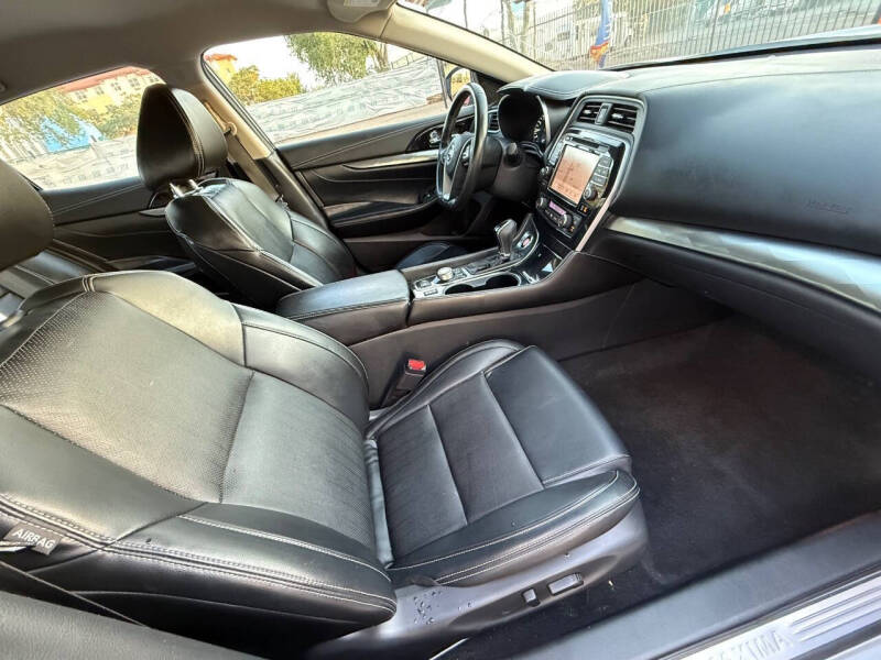 2022 Nissan Maxima 3.5 SV