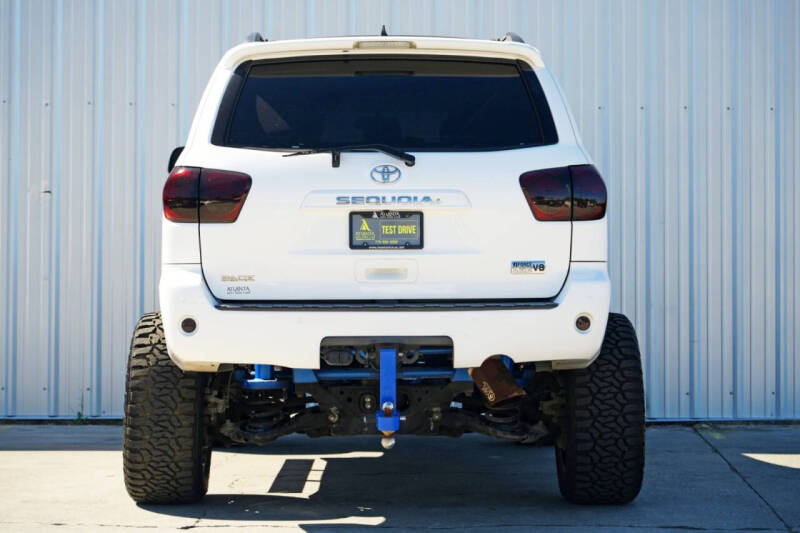 2016 Toyota Sequoia SR5