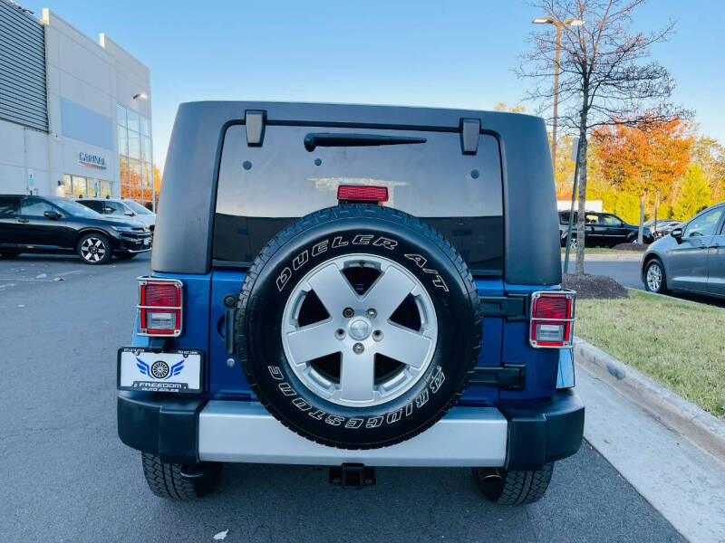 2010 Jeep Wrangler Unlimited Sahara photo 9