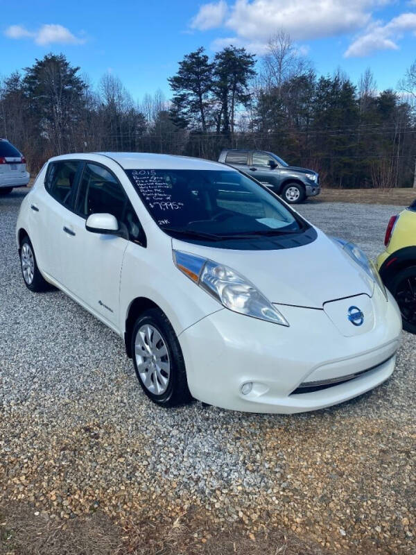 https://cdn05.carsforsale.com/00c68c044b63384dc3389f74079f4b4a1f/800x600/2015-nissan-leaf-sv-4dr-hatchback.jpg