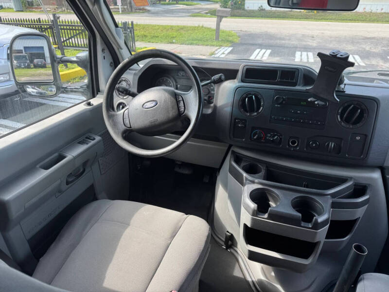 2013 Ford E-Series E-250