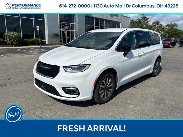 2026 Chrysler Pacifica Plug-In Hybrid Select