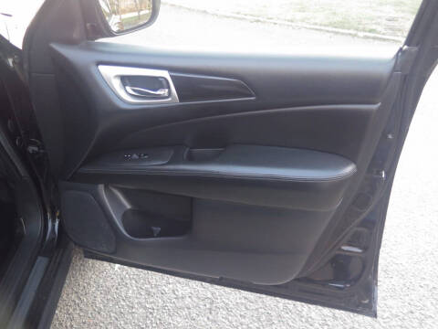 2018 Nissan Pathfinder SV