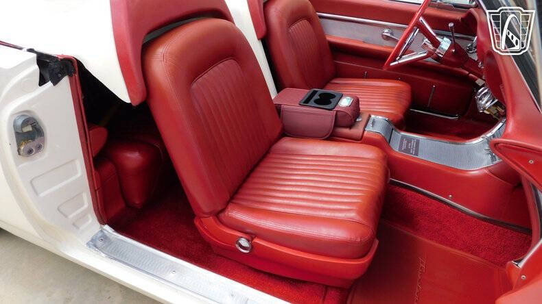 1962 Ford Thunderbird