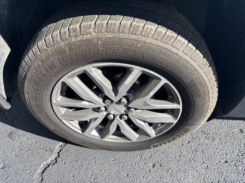 2017 GMC Acadia SLE-2