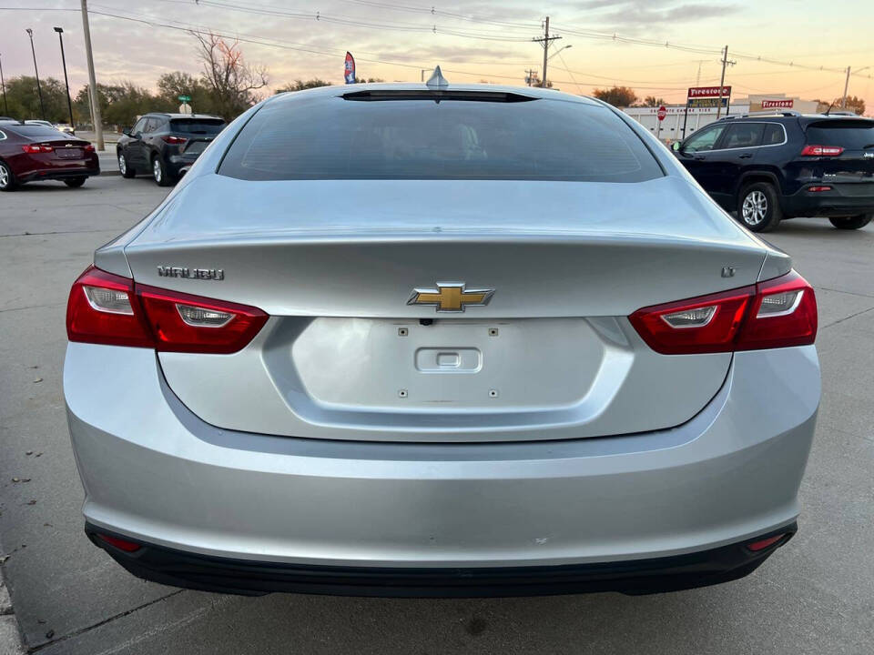 2018 Chevrolet Malibu for sale at AUTO CENTER LLC in Garden City, KS