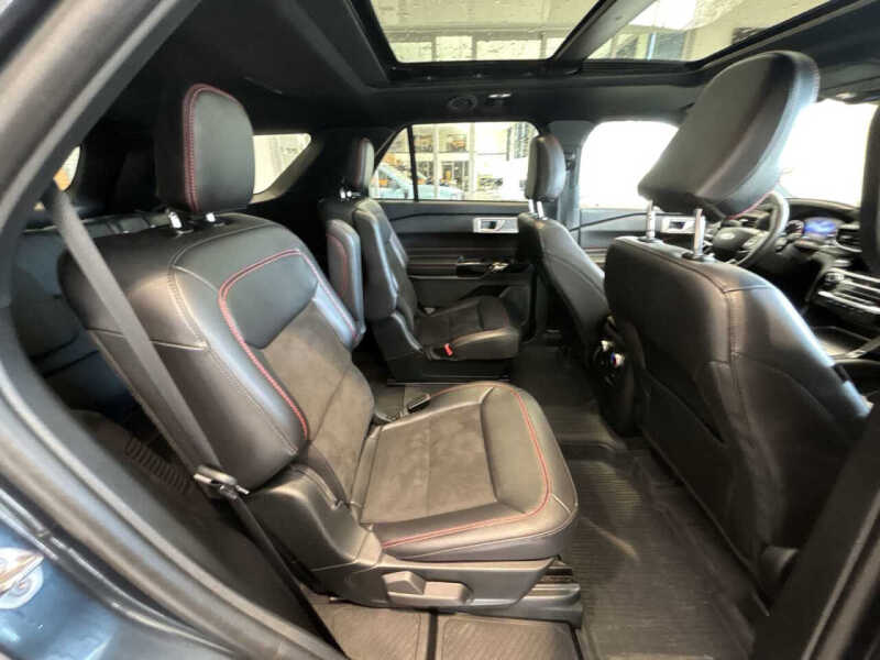 2024 Ford Explorer ST-Line