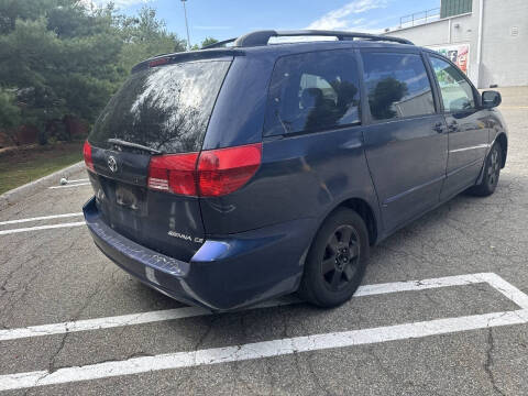 2004 Toyota Sienna CE 7 Passenger