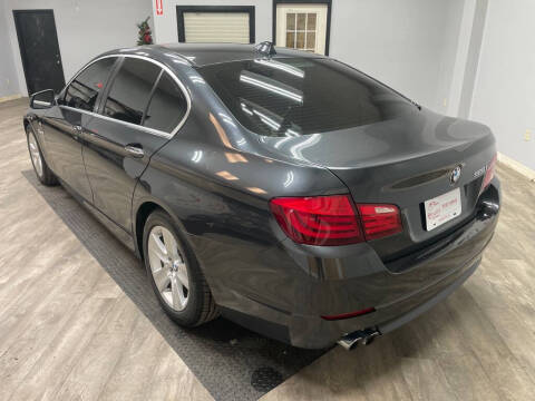 2011 BMW 5 Series 528i