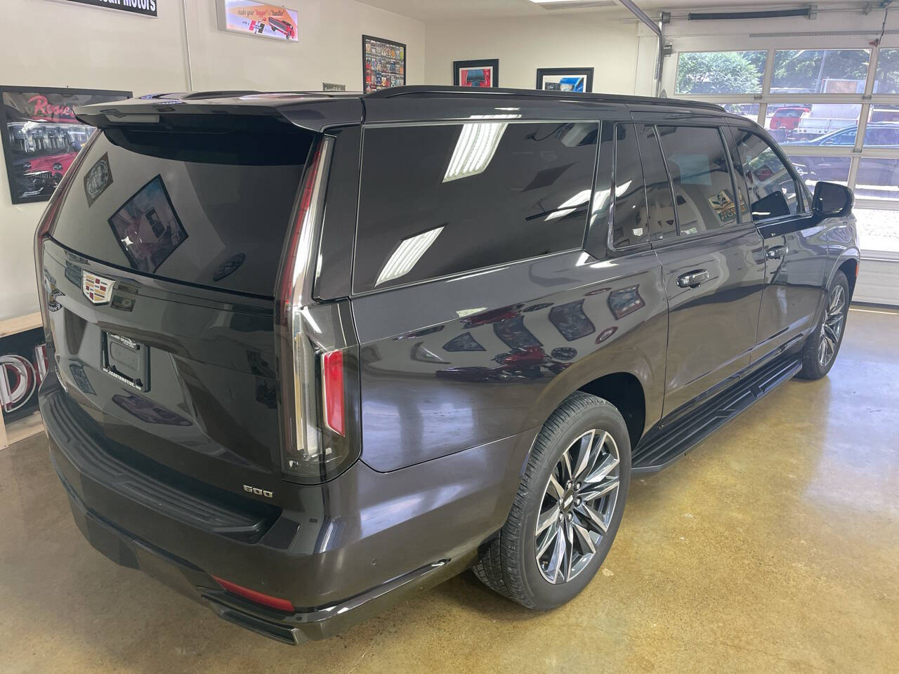 2023 Cadillac Escalade ESV 5