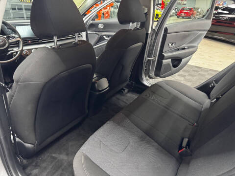 2021 Hyundai Elantra SE