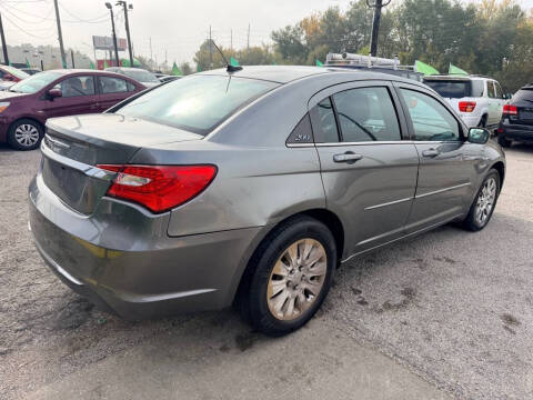 2013 Chrysler 200 LX