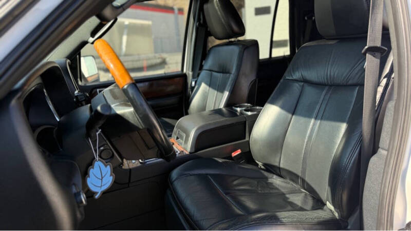 2016 Lincoln Navigator Select
