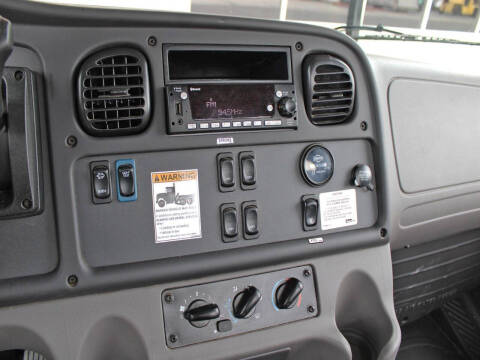 2023 Freightliner M2 106