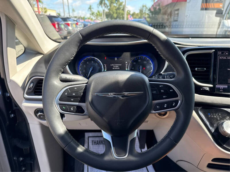 2022 Chrysler Pacifica Touring L