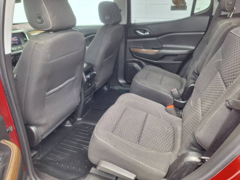 2017 GMC Acadia SLE-2