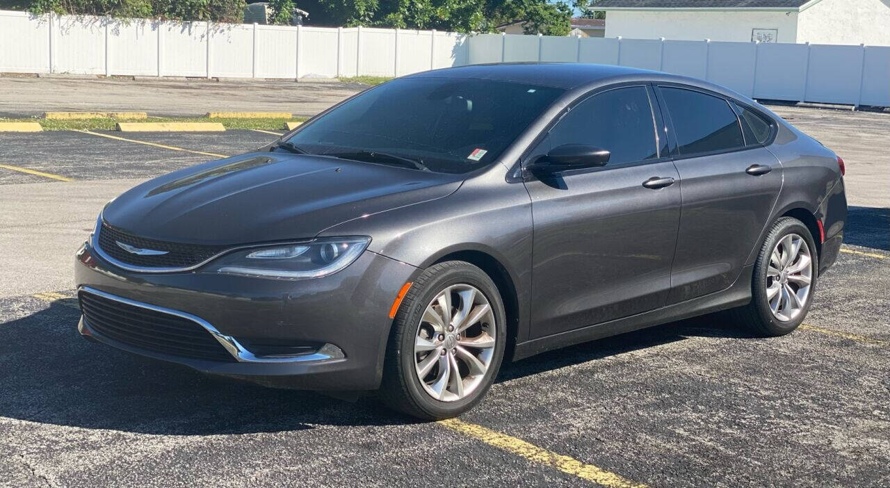 2015 Chrysler 200  - $9,990