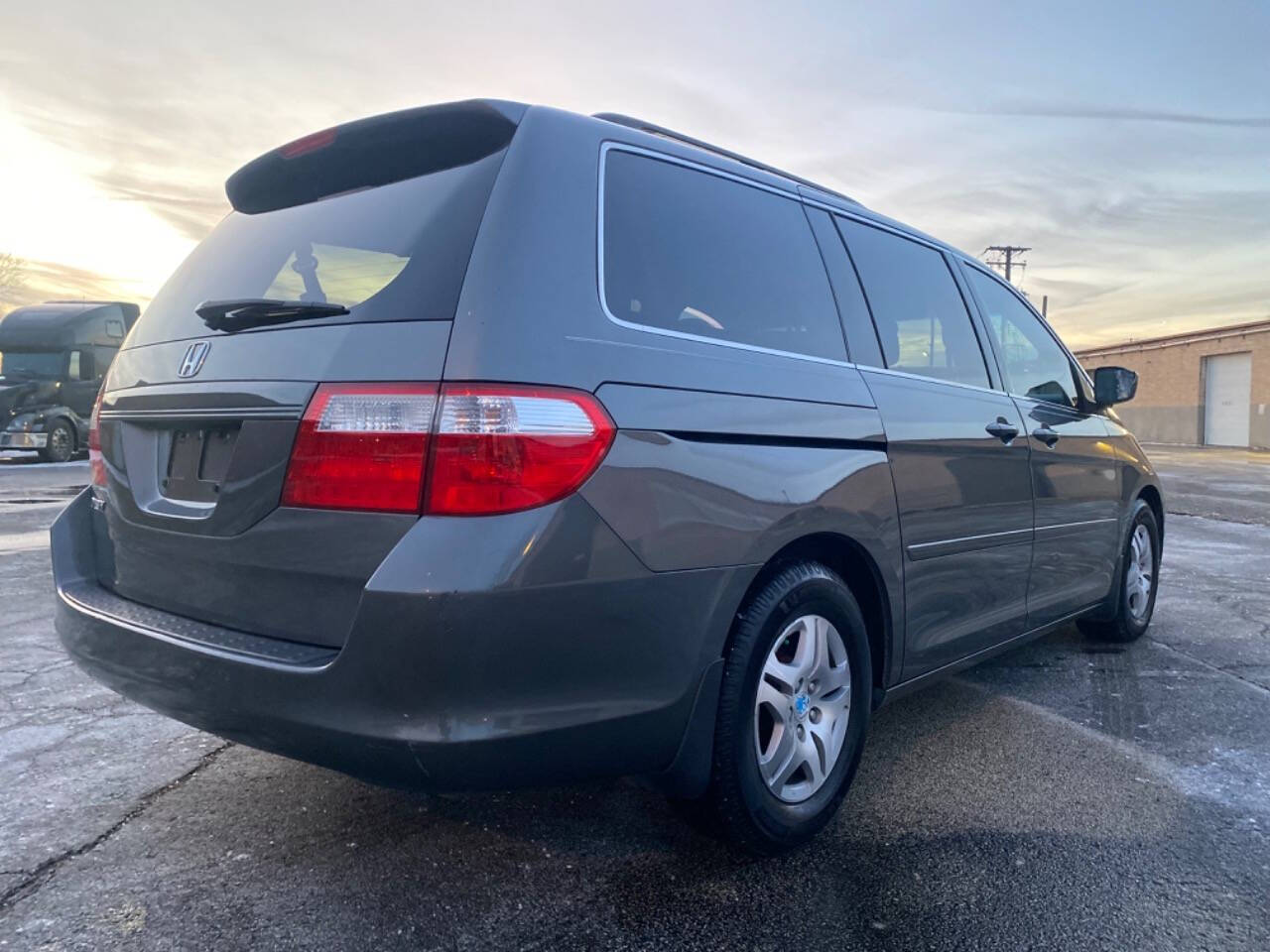 2007 Honda Odyssey for sale at Ideal Cars LLC in Skokie, IL