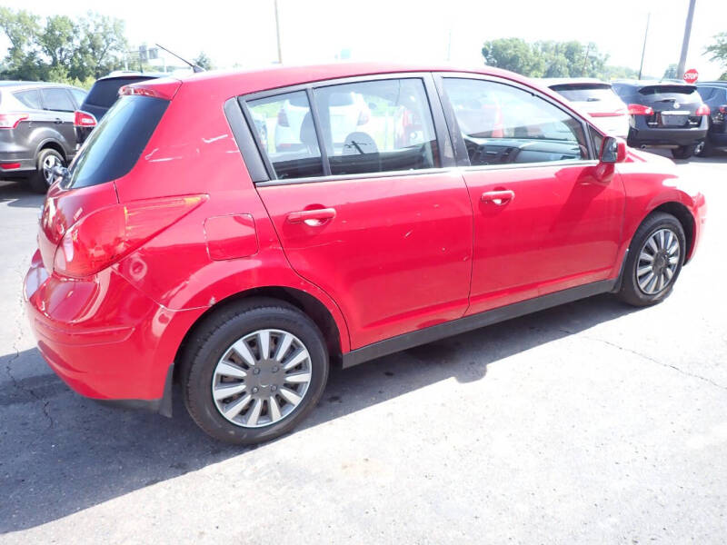 2011 Nissan Versa 1.8 S
