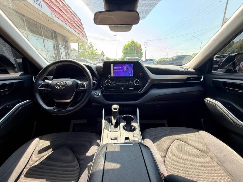 2023 Toyota Highlander L