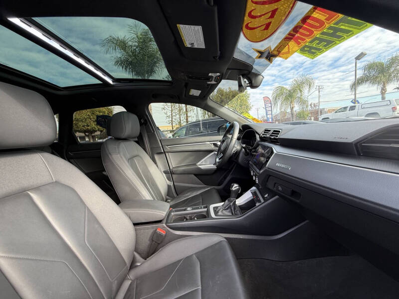 2022 Audi Q3 quattro S line Premium 45 TFSI