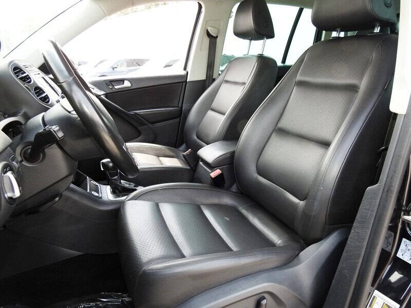 2016 VOLKSWAGEN Tiguan SUV / Crossover - $11,900