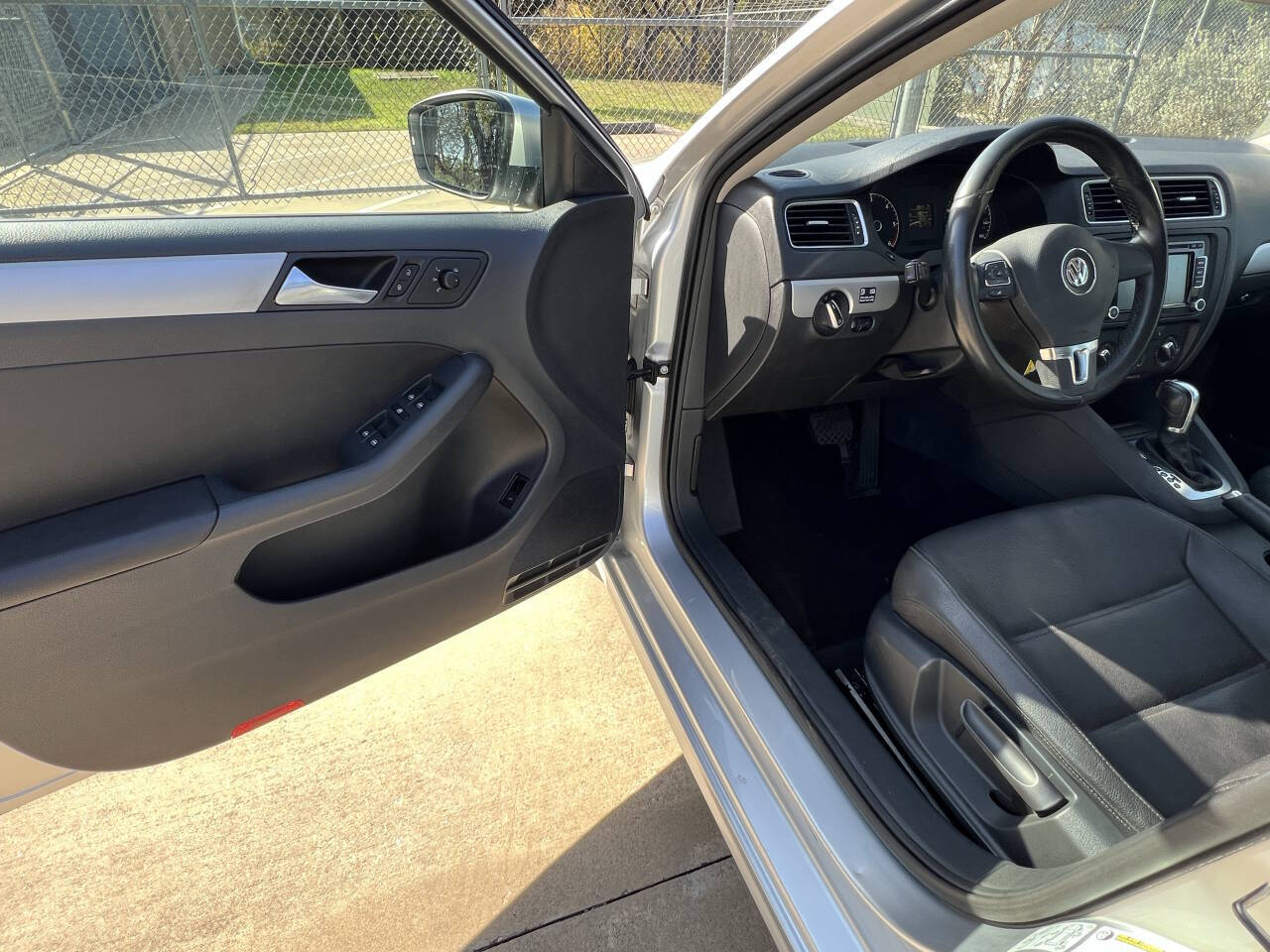 Used Car 2011 Volkswagen Jetta  Tdi 4dr Sedan 6a For Sale Under $10,000 In Austin, Texas