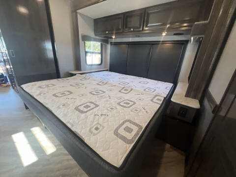 2020 Holiday Rambler Invicta