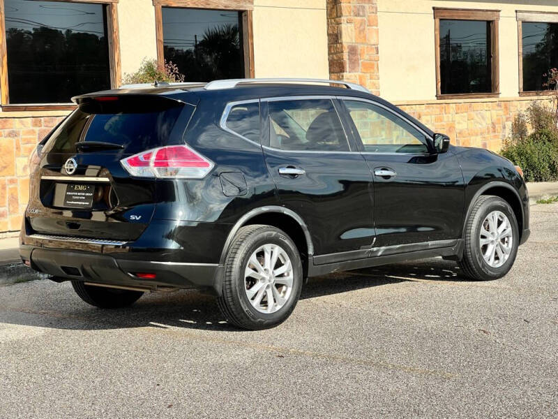 2016 Nissan Rogue SV photo 5