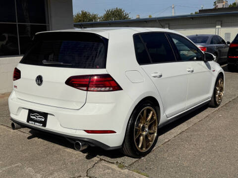 2019 Volkswagen Golf GTI S