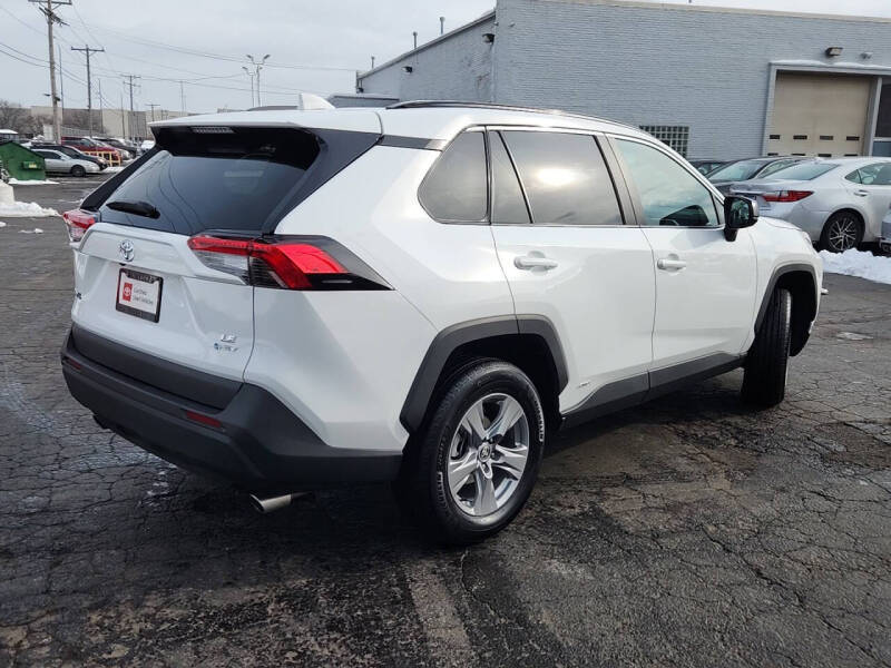 2025 Toyota RAV4 Hybrid LE