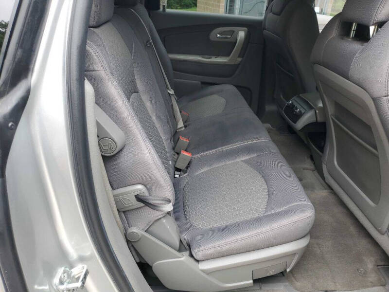 2011 Chevrolet Traverse LS