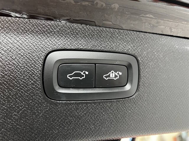 2023 Volvo XC90 B6 Plus Bright Theme 7P