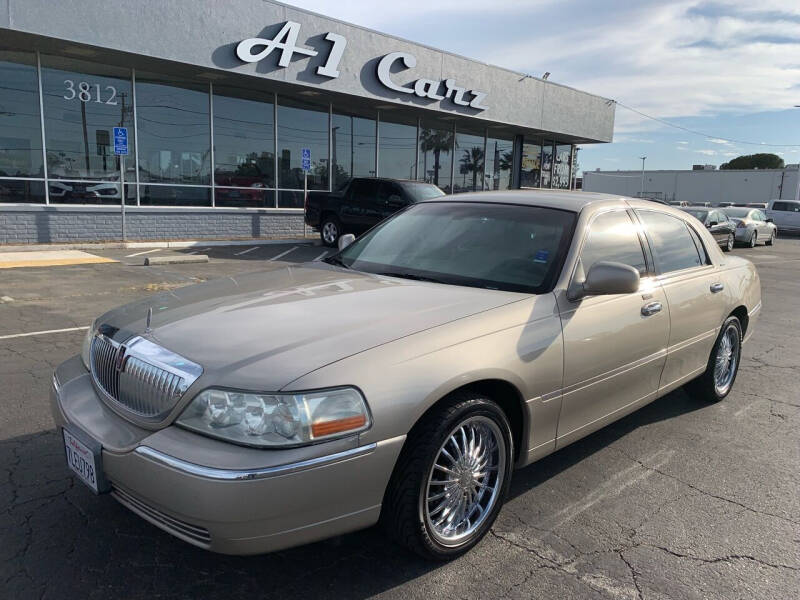 2004 Lincoln Town Car for sale at A1 Carz, Inc in Sacramento CA