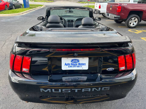 2004 Ford Mustang Deluxe