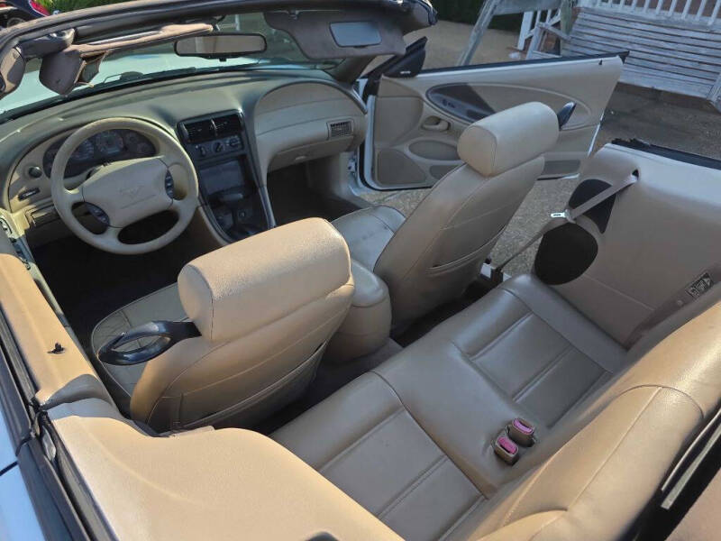 2000 Ford Mustang