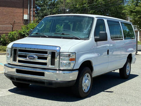 2013 Ford E-Series E-350 SD XLT