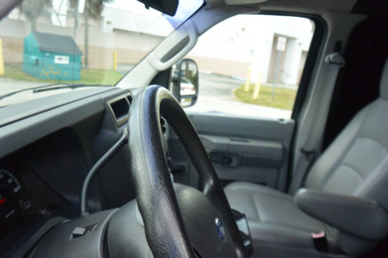 2010 Ford E-Series E-250