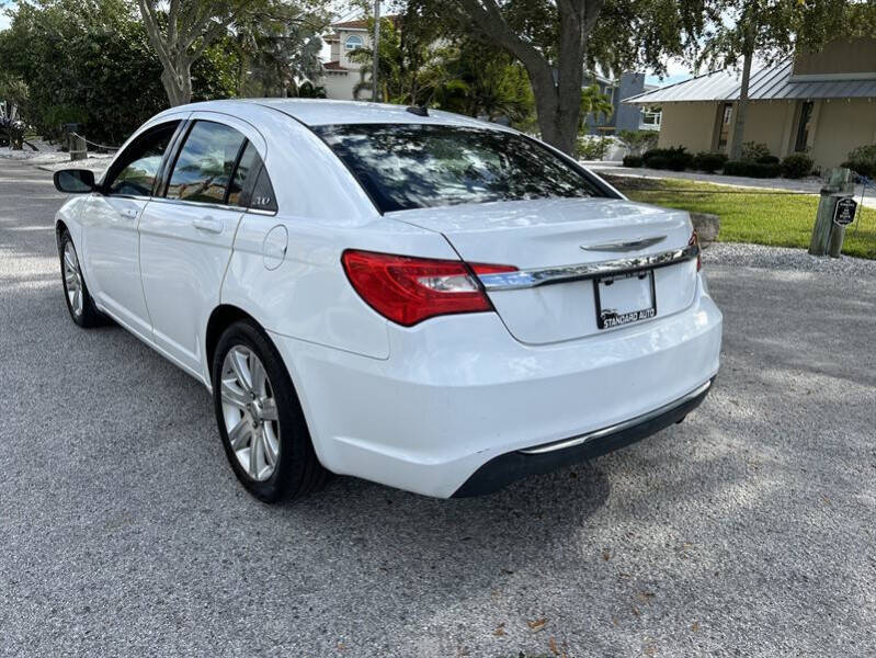2013 Chrysler 200 LX