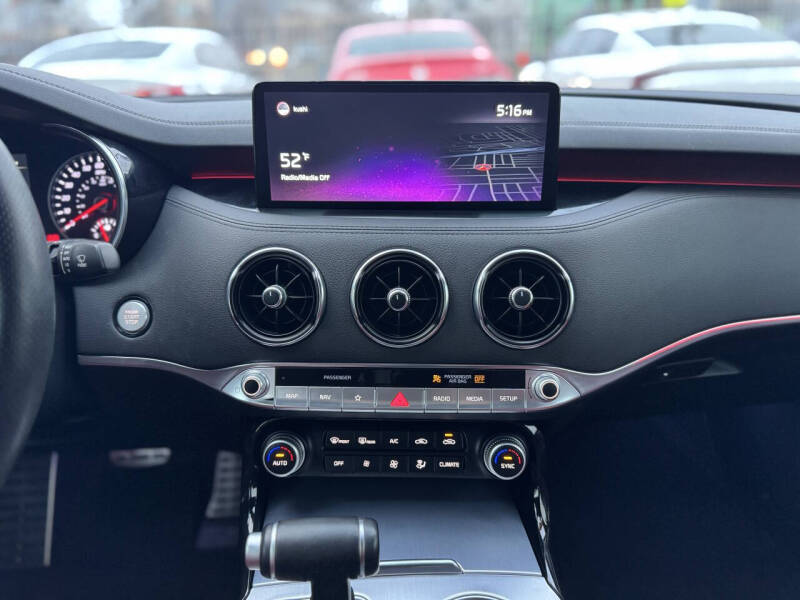 2022 Kia Stinger GT1