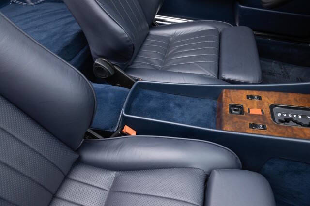 1986 Mercedes-Benz 560-Class 560 SL