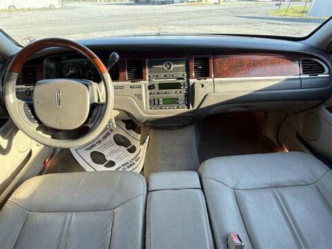 2008 Lincoln Town Car Signature Limited