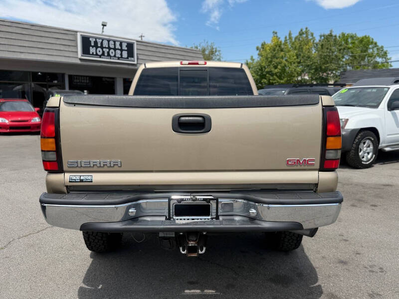 2006 GMC Sierra 2500HD SL1