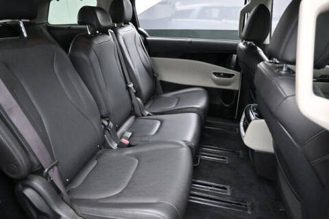 2024 Kia Carnival EX