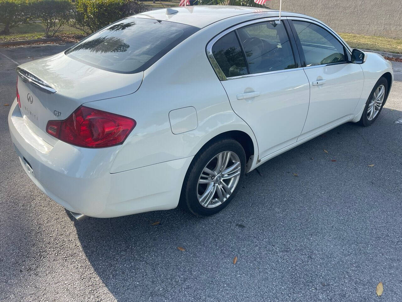 2011 INFINITI G37 Sedan - $7,995