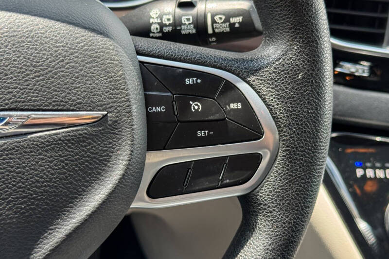 2020 Chrysler Voyager L