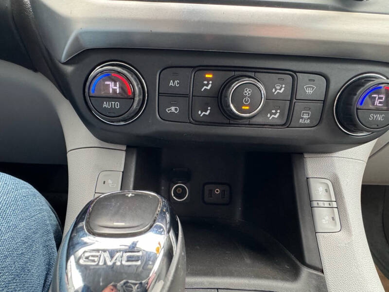 2017 GMC Acadia SLT-1