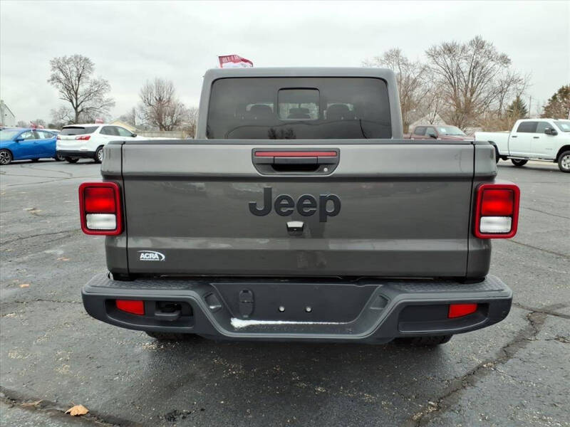 2024 Jeep Gladiator NightHawk