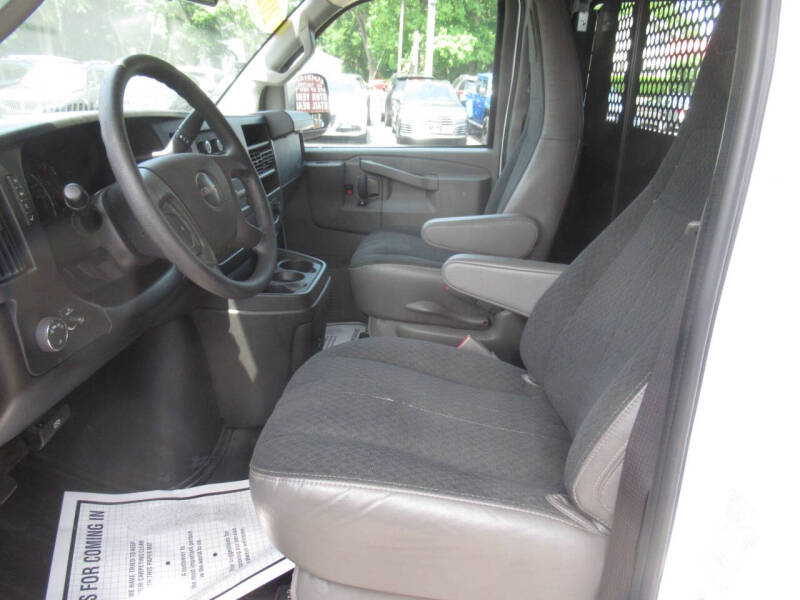 2025 GMC Savana 2500