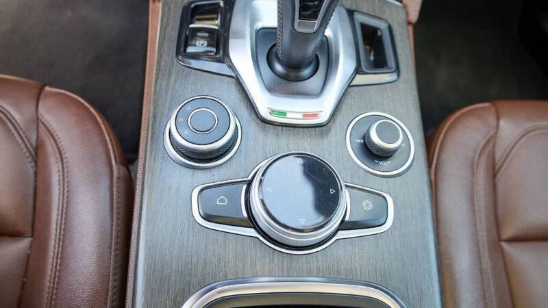 2021 Alfa Romeo Stelvio Ti Sport